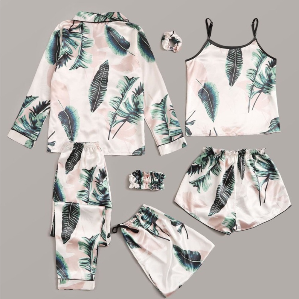 7 Piece Silky Pajama Set w/ Tropical Pattern